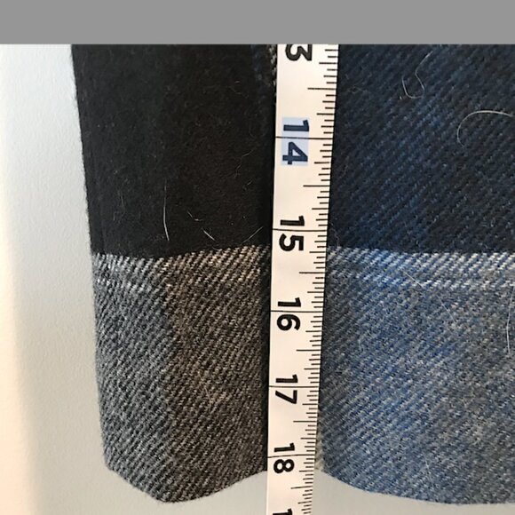 Talbots - Classic black, gray & blue plaid wool 19 inch pencil skirt, size 8P - Picture 3 of 8